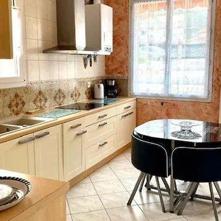 Spacieux F2 Ensoleille De 62m², Climatise, Balcon, Parking, Proche Cures Et Centre, Animaux Acceptes - Fr-1-703-121 Amelie-les-Bains-Palalda